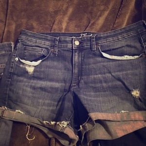 Universal thread shorts